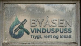 Skitne vinduer før vask